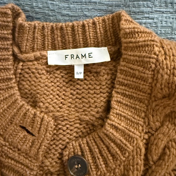 Frame Cropped Cable-Knit Cardigan - Picture 3 of 3